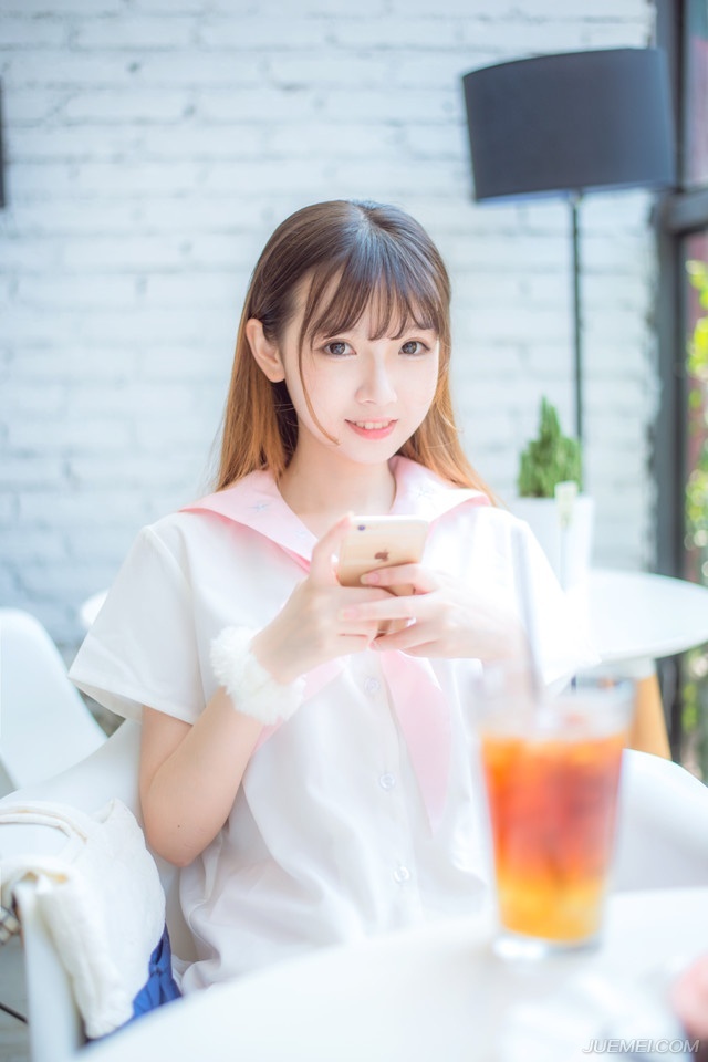 你连几点睡觉都控制不了，你还想控制人生；你的问题在于，你什么都懂，可是你懒啊！